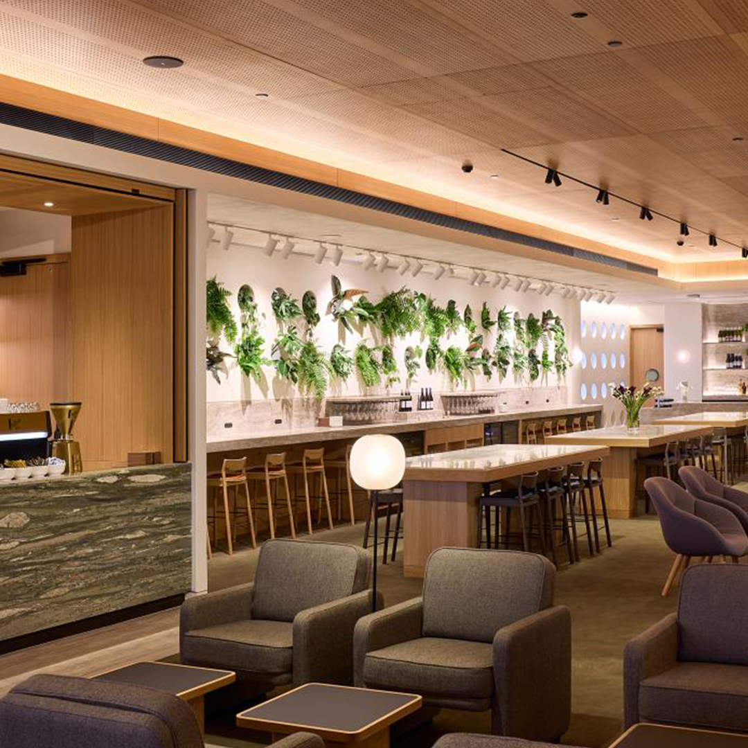 QANTAS LOUNGE